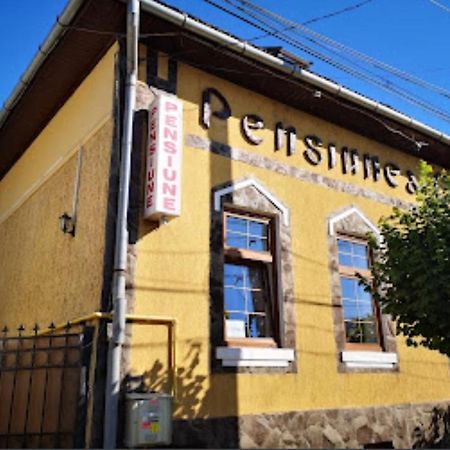 סיגישוארה Gasthaus Am Bahnhof מראה חיצוני תמונה